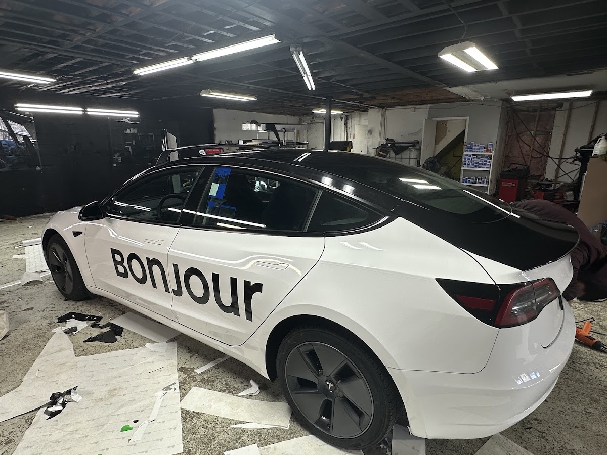 Vehicle wrap work from BEAR WRAP AUTO ( vitres teintées | PPF )